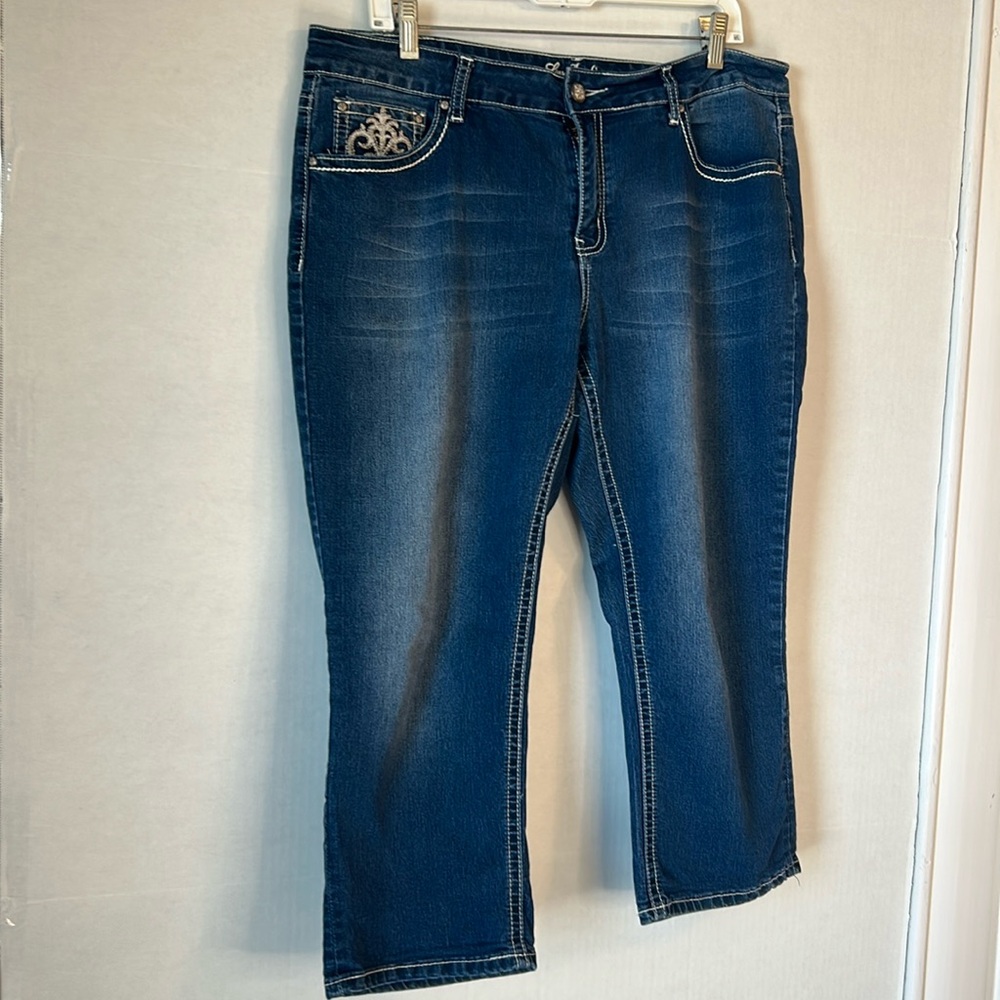 Love Indigo Mid Rise Dark Wash Embellished & Bling Denim Capris. Size 14